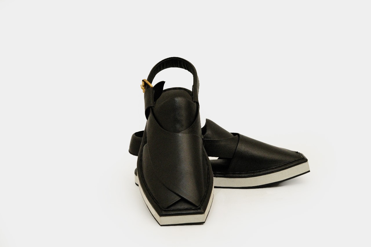 Premium Kaptaan Chappals 2.0 – Black & White